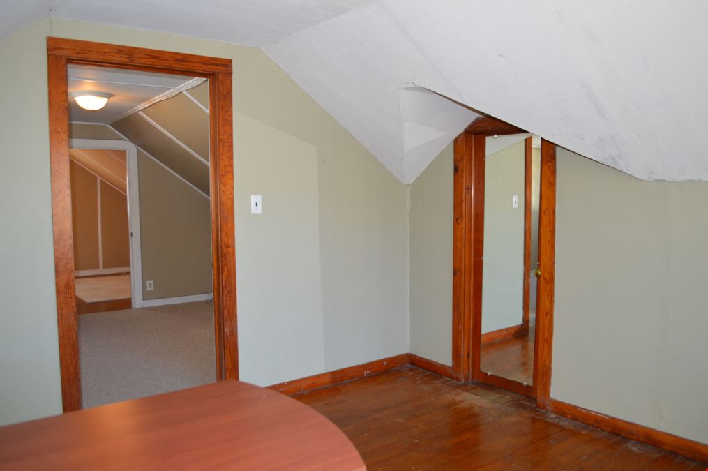 OFFICE SUITE FOR LEASE