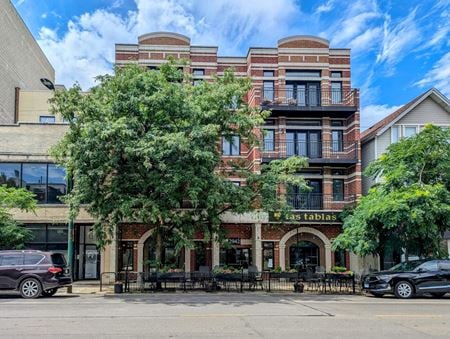 Preview of Retail space for Rent at 2942 N Lincoln Ave