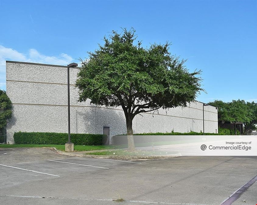 3920 S Walton Walker Blvd