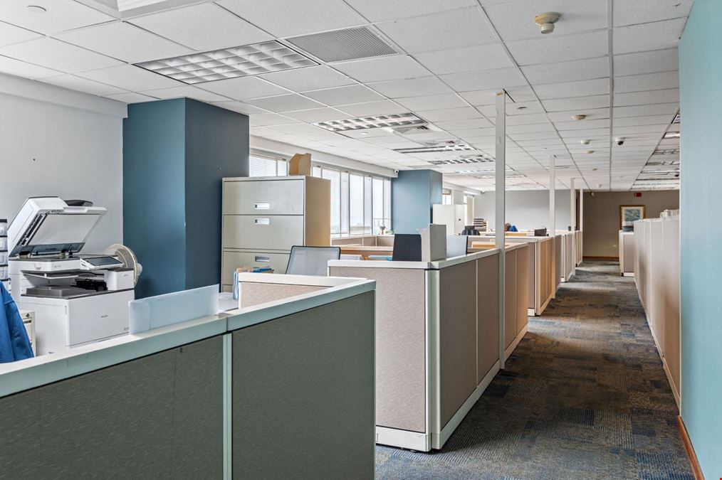 Triple S Building - 8th Floor
