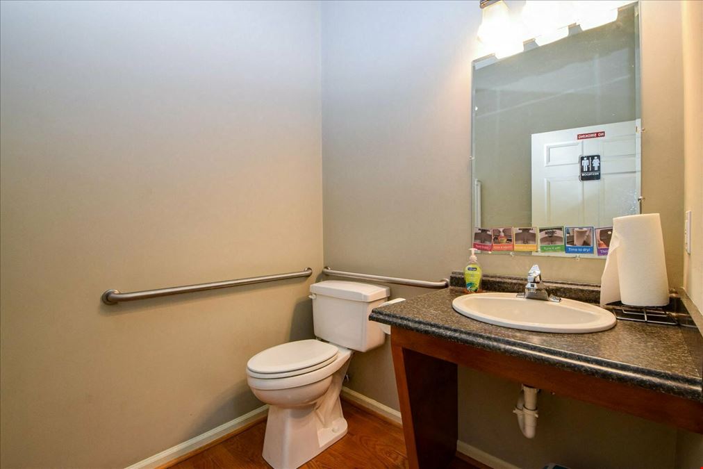 1215 Corporate Cir