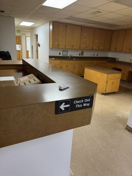 1421 Narrow Ln. Pkwy. - Subdividable Office