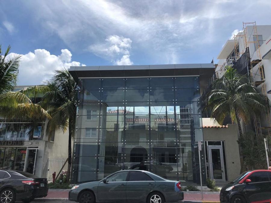 High-Visibility Collins Retail | Steps from Ocean Drive