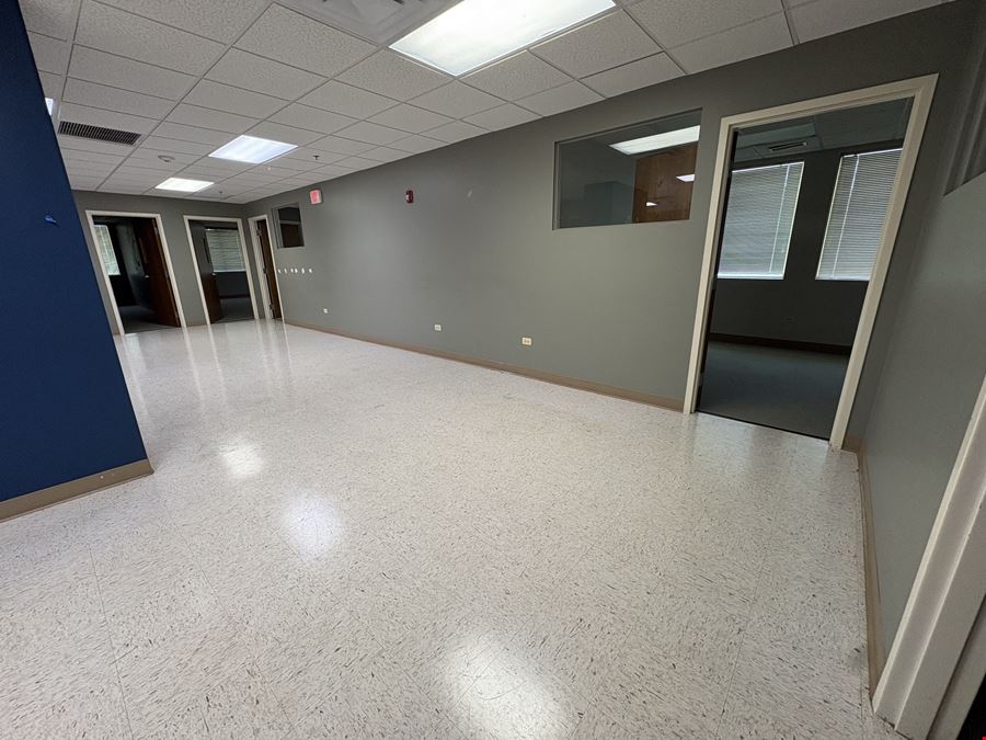450 East Roosevelt Rd