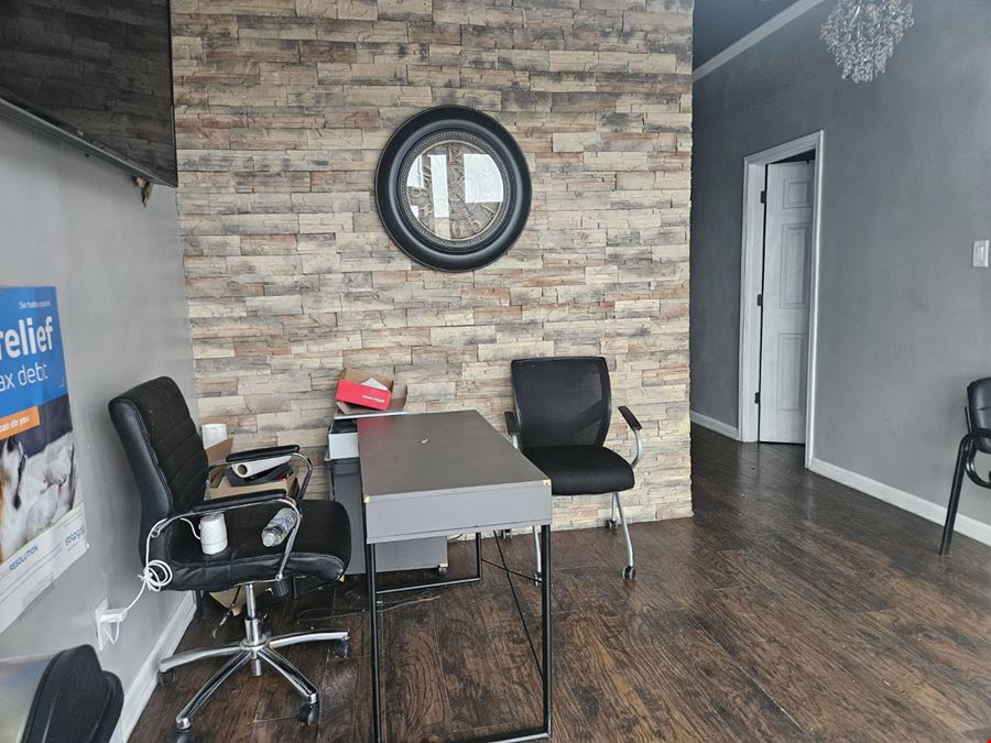 114 N Larkin Ave