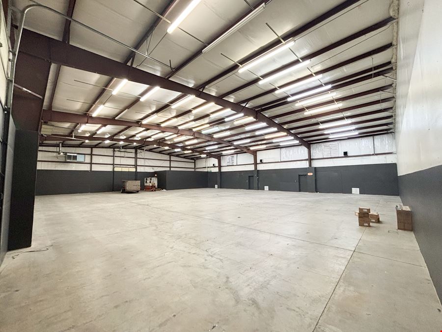13,500 to 26,000 SF Office/Warehouse for Lease