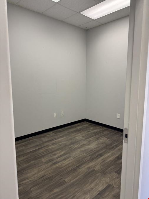 Office/Retail For Lease!!