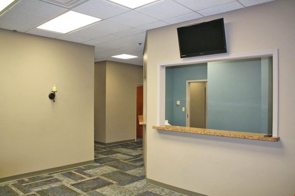 85,000' Medical Office in Joplin