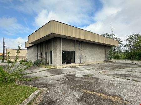 Preview of commercial space at 958 Lincolnway East
