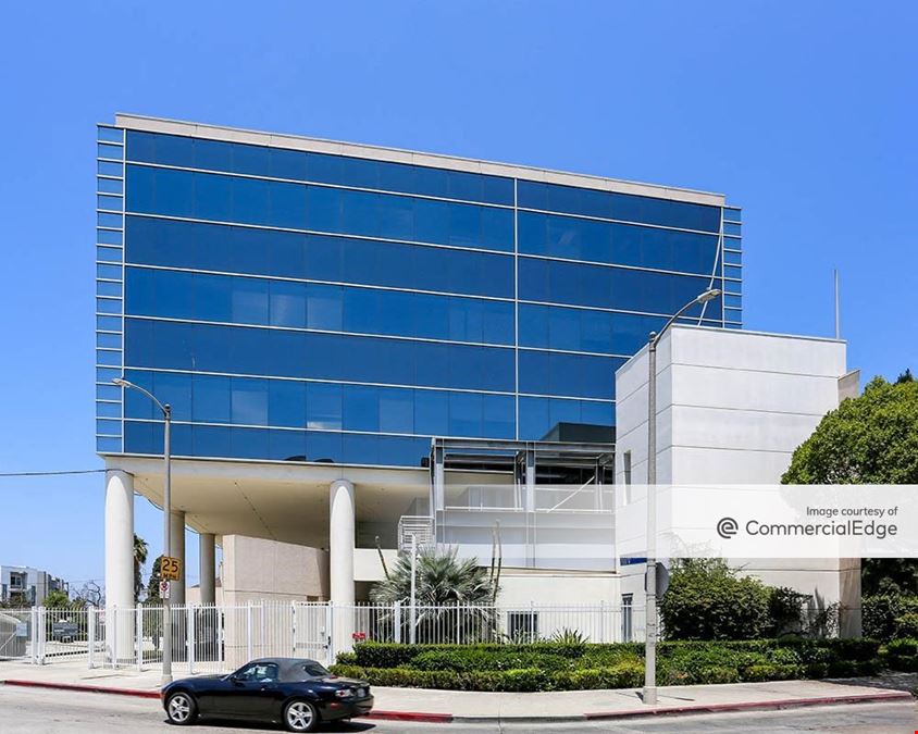 St. Vincent’s Medical Center Campus - Institute Plaza