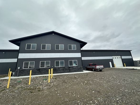 Preview of Industrial space for Rent at 5410 Knox Ave