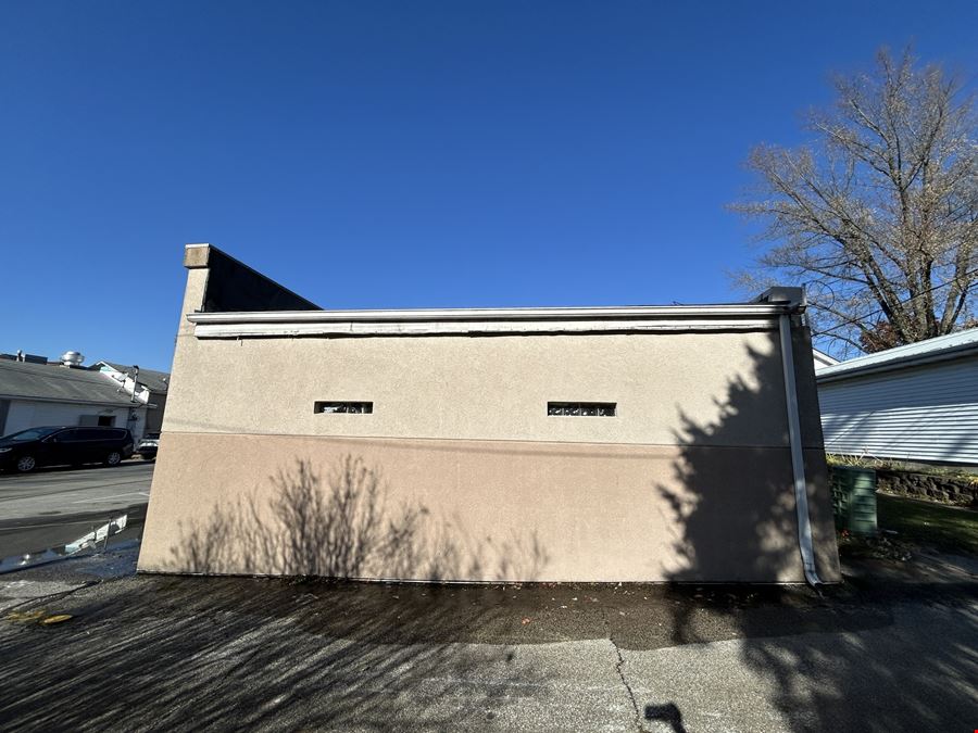 257 W Main St