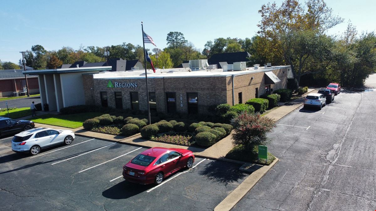 REGIONS PLAZA