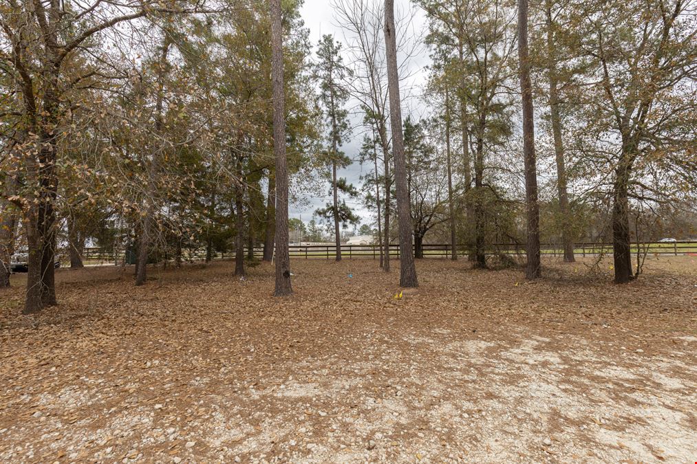 For Sale: Multi-Building Commercial Property | ±0.92 Acres | Turn-Key Infrastructure