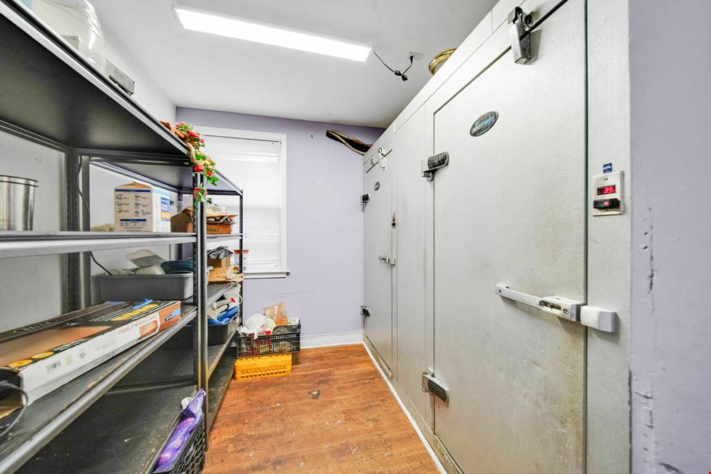 Second Generation Restaurant Space for Lease!