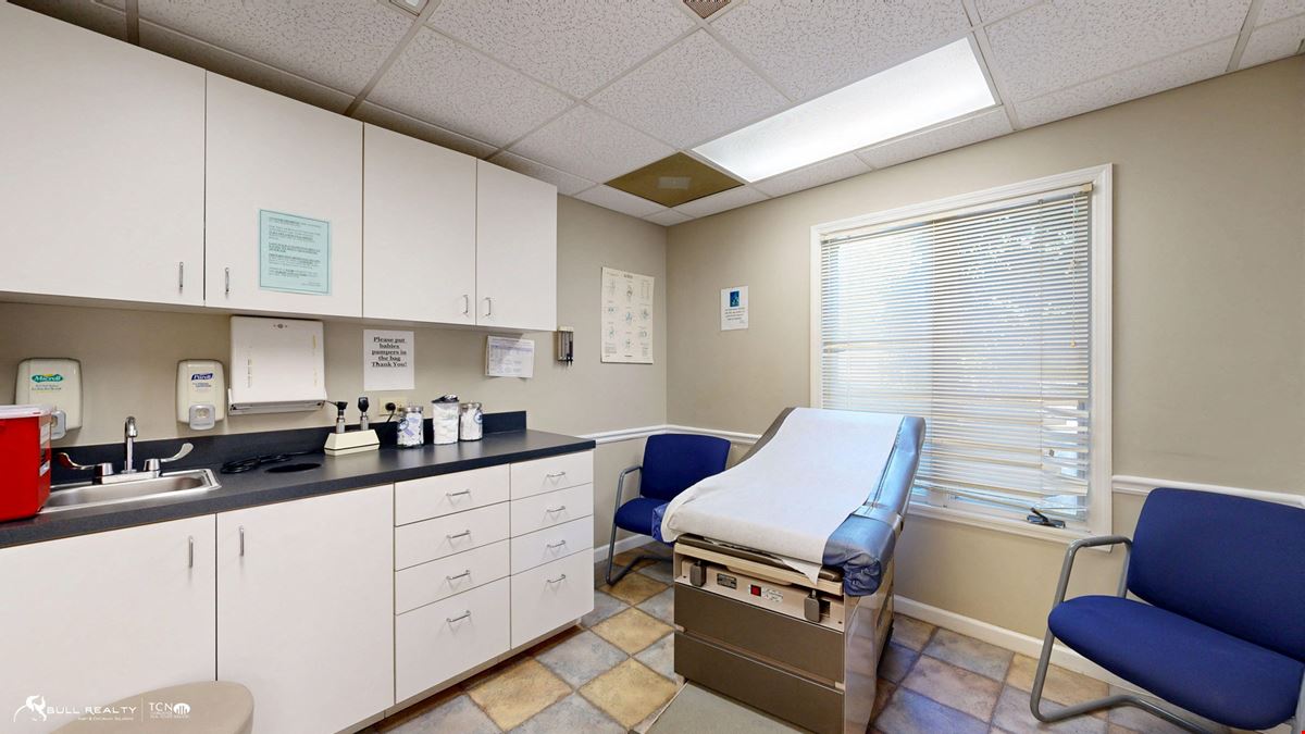 Free Standing Multipurpose Building | Former Medical Office | ±18,160 SF