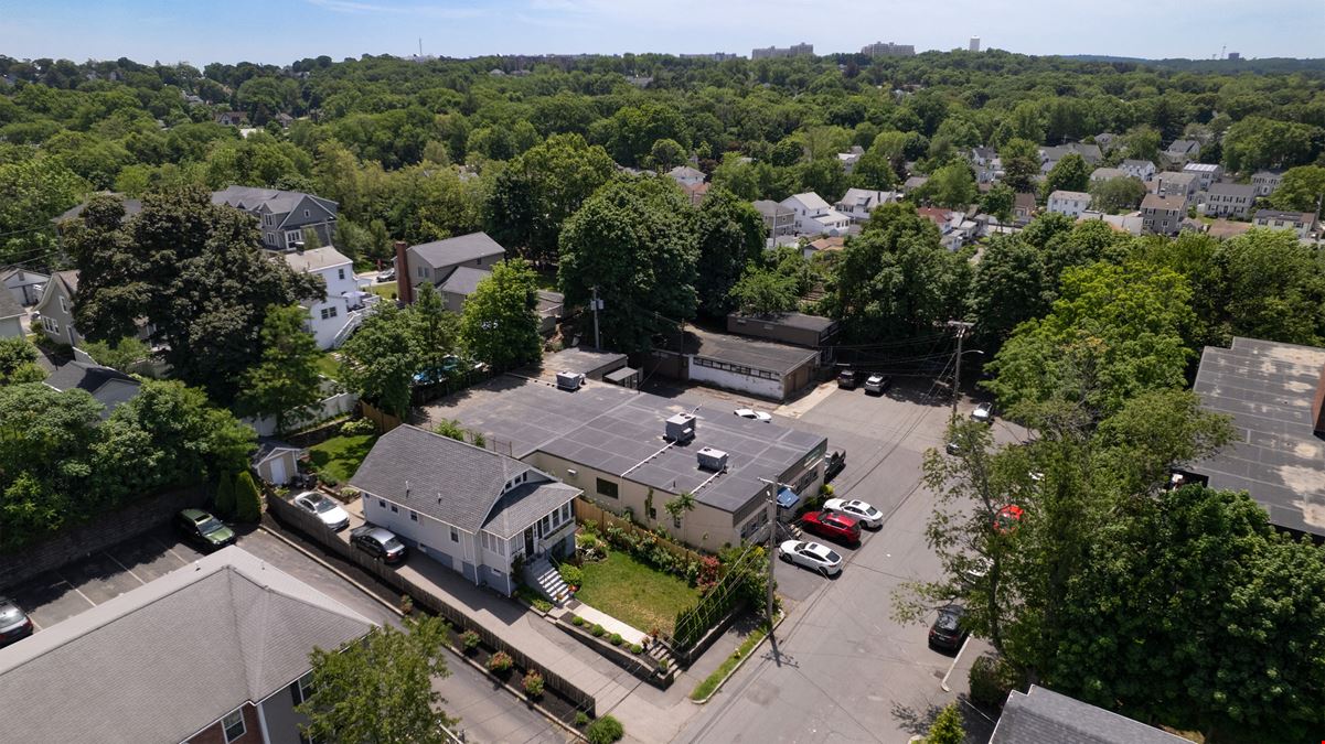 40 Oval Rd