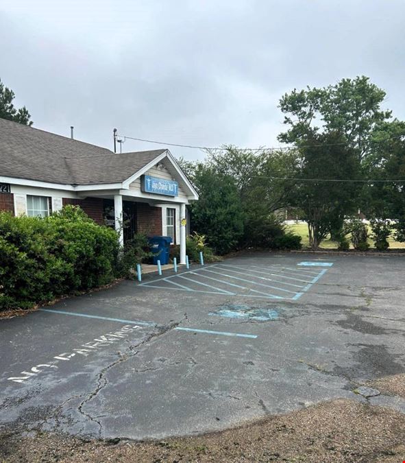 1721 Highway 51 S