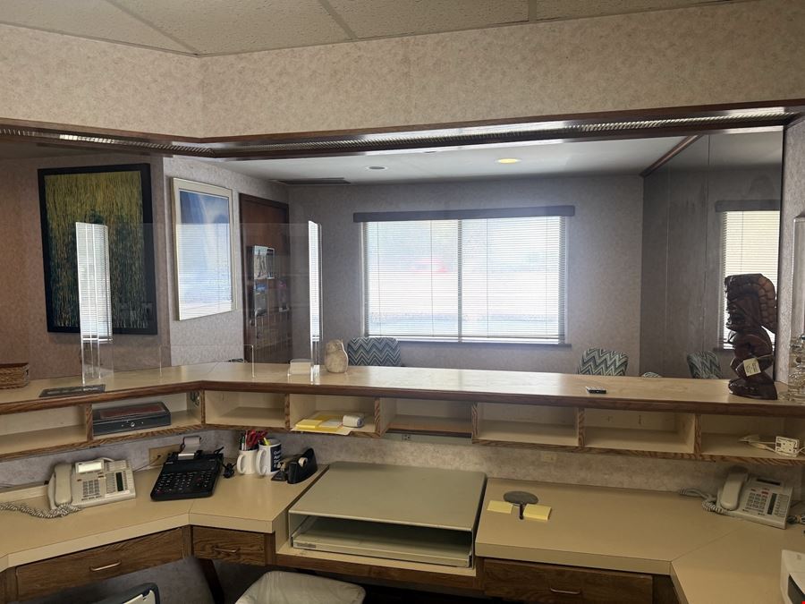 Corner Office Space in Wailuku