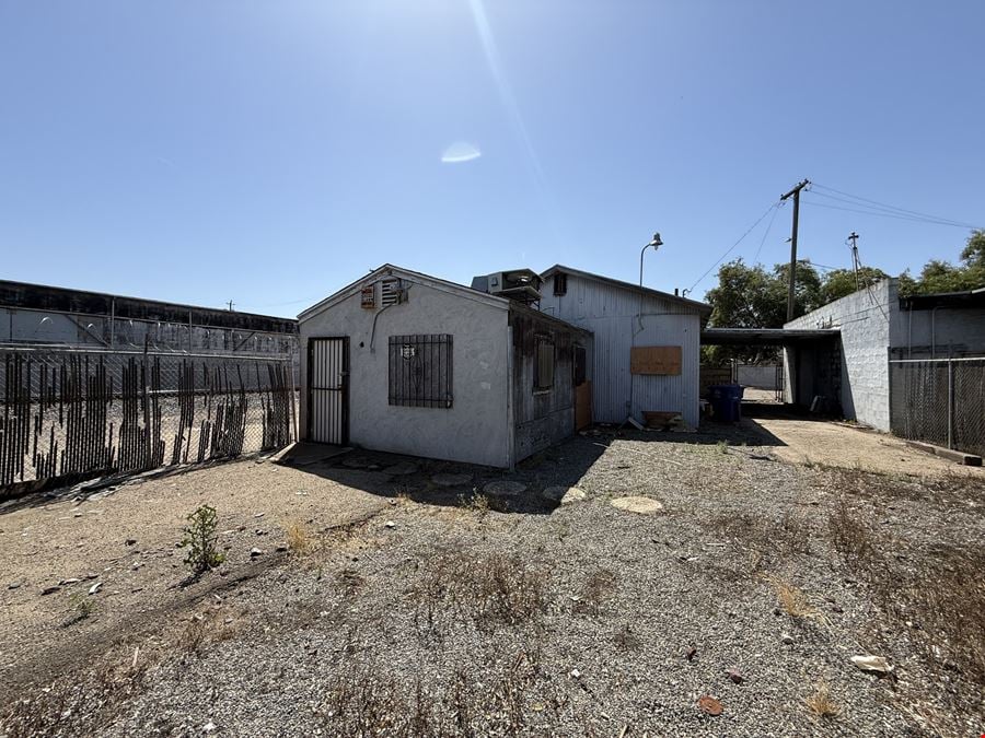 Prime Location Office/Warehouse in Downtown Fresno