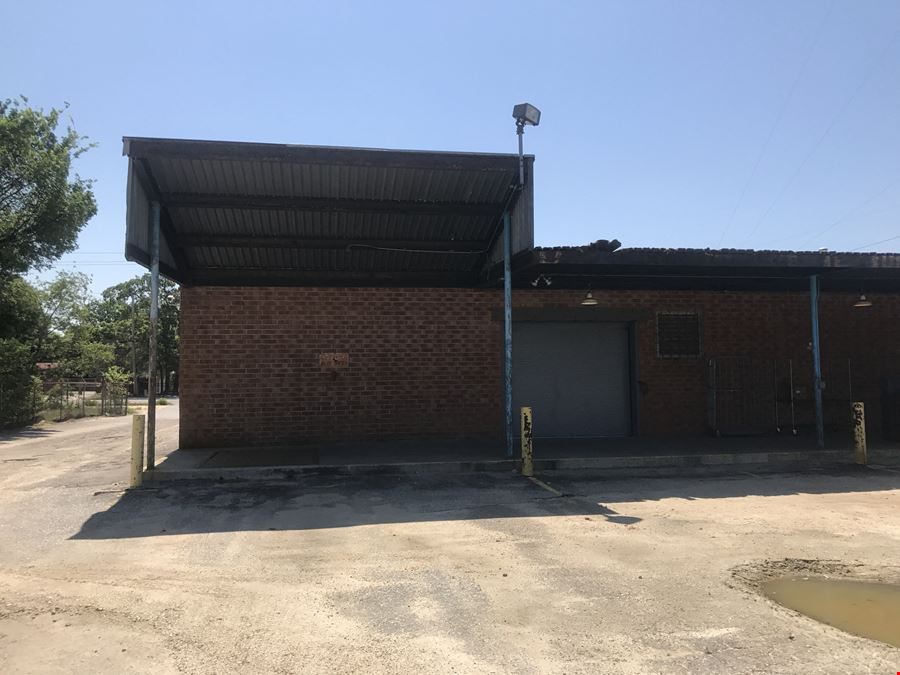5,935 SF Flex Facility with Fenced Yard