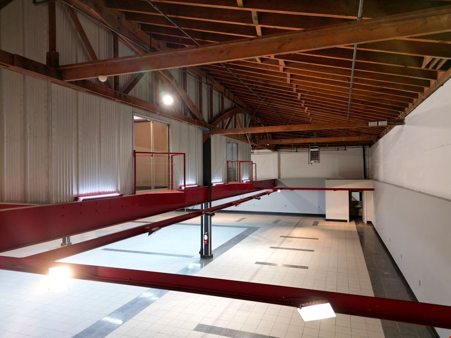 Unique SE Portland Warehouse with Wash Bay