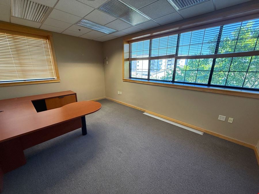 207 E Front Ave, Main Floor
