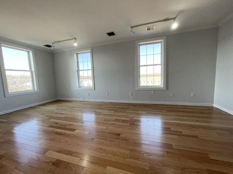 4 Broadway Avenue Groton CT 