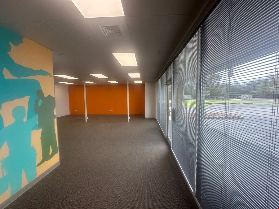 2100sf Retail/Office Space for Lease