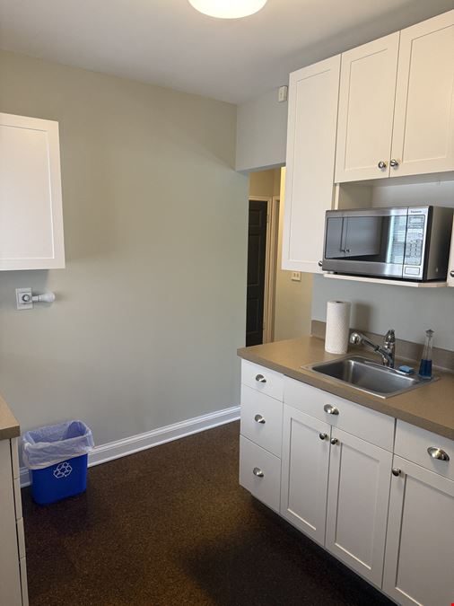 1991 Rockledge Rd NE