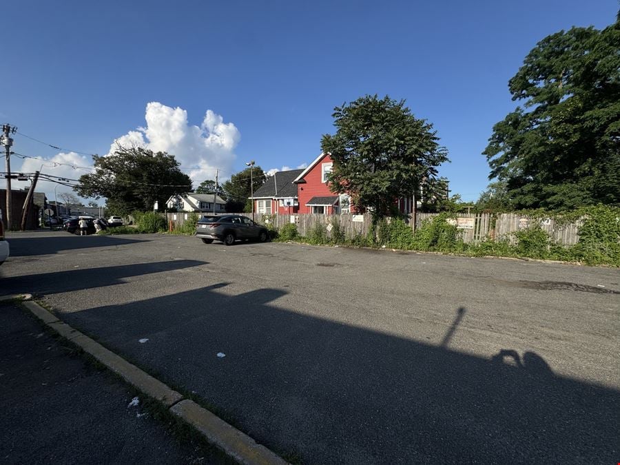 601 Middle Neck Road
