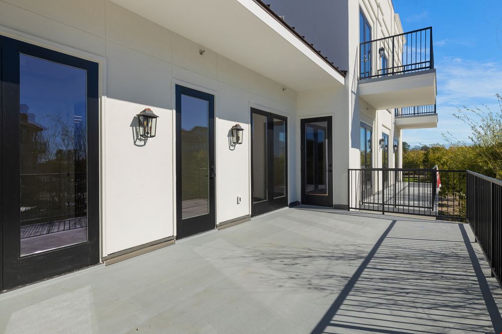 Mixed Use Commercial Building