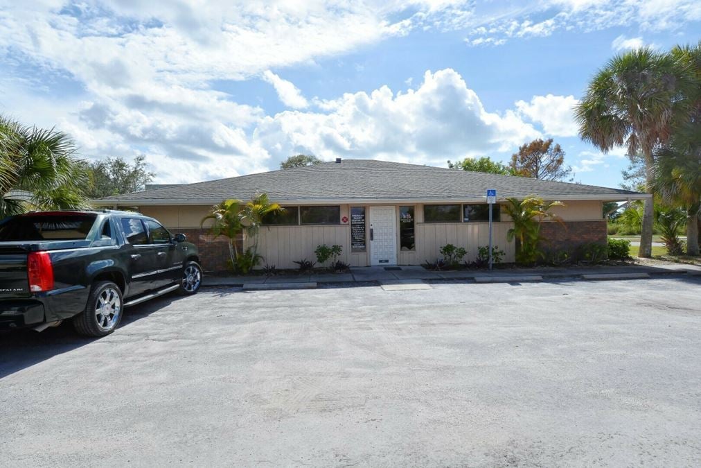 7147 Curtiss Ave