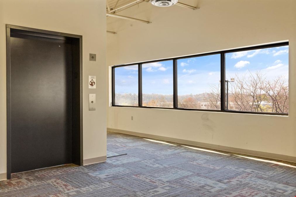 Midpark Road 2,600-22,000 SF Avail. Bus/Ind Park