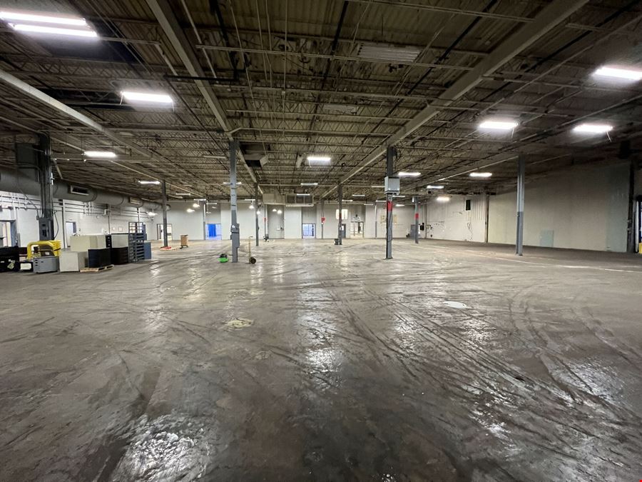 225,000 SF Manufacturing and Distribution Building