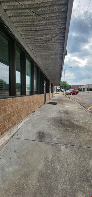 304 E Commerce St