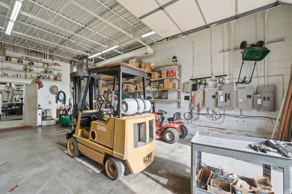 Two-Building Retail / Owner-User Opportunity - Hamilton Ave