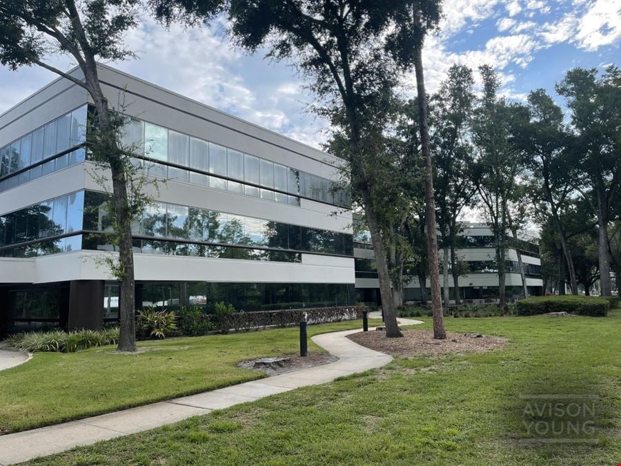 UniCenter Corporate Building