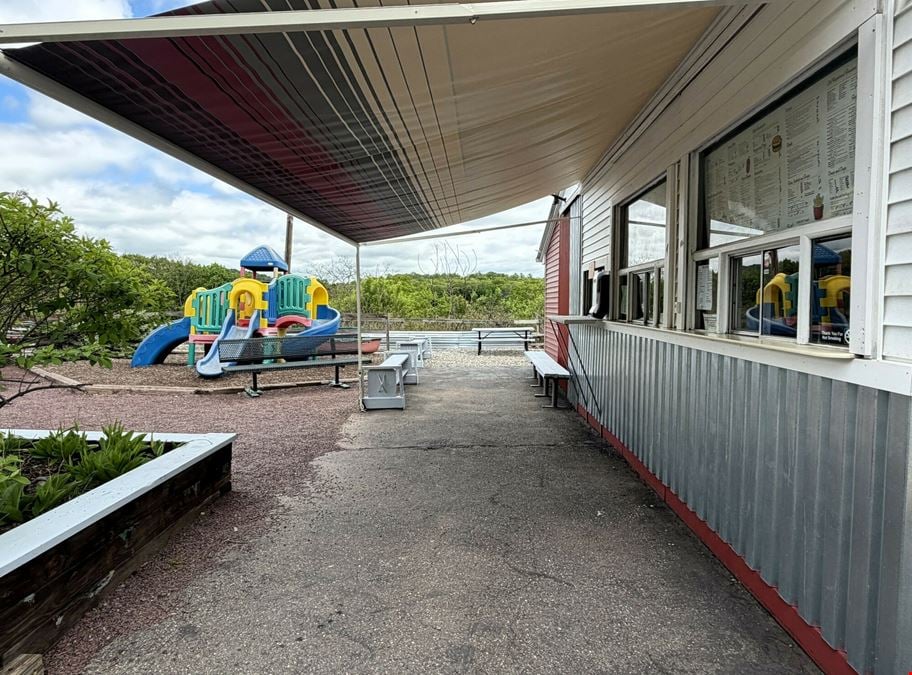 Kelly's Ice Cream - Turn-Key and Established Ice Cream Shop & Café Business w/ Real Estate