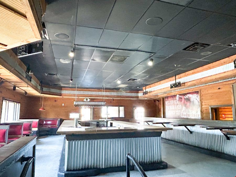 Freestanding 7,850 SF Restaurant at Entrance to Lake Charles Power Center