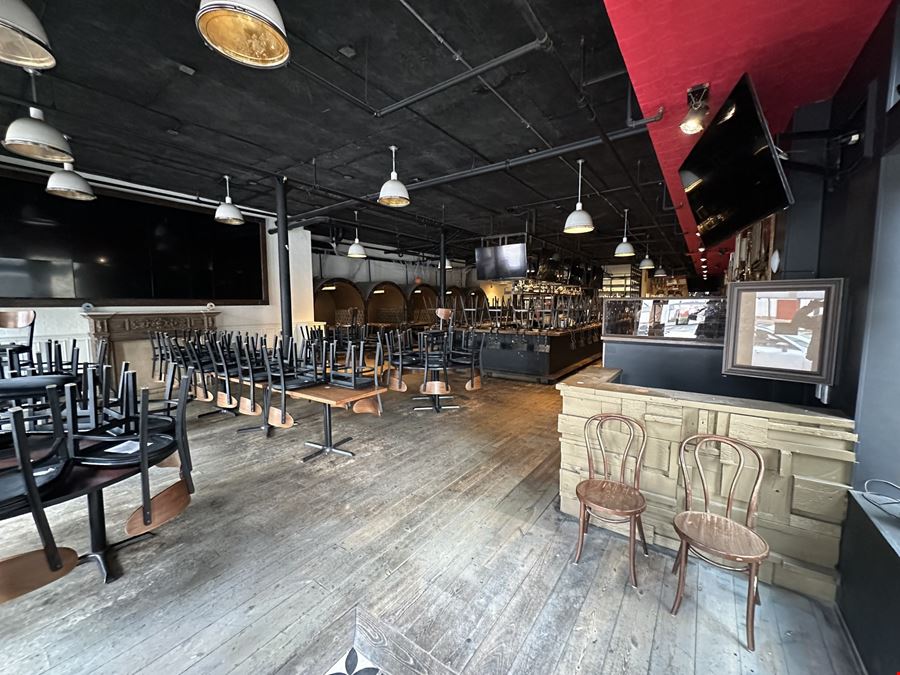 616 Davis St., Evanston, IL