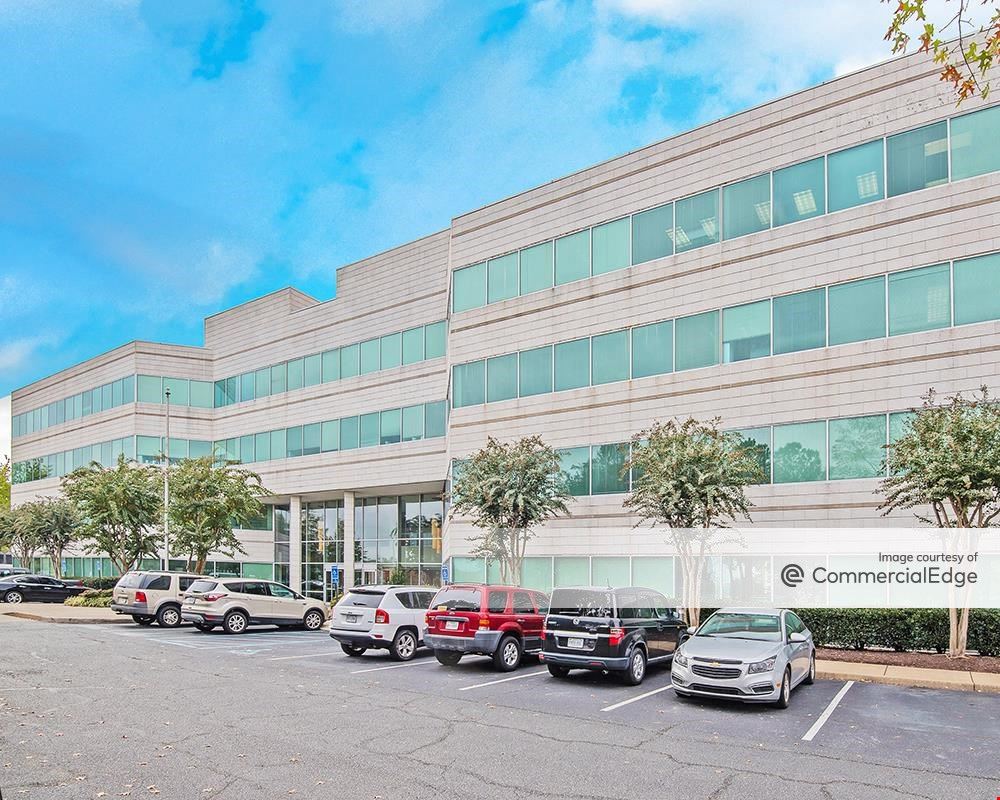 Pinewood Plaza