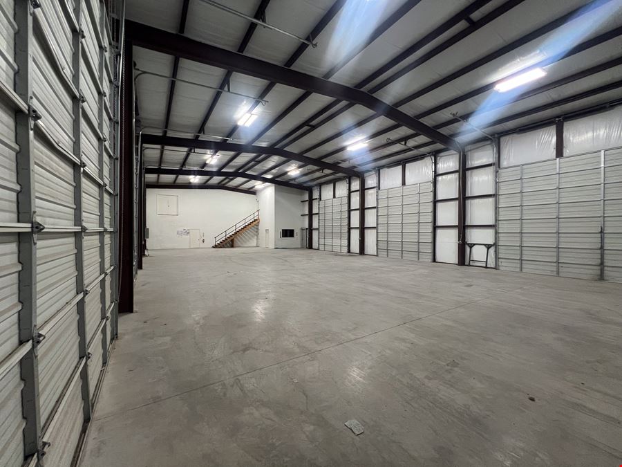 Office/Warehouse w/ Wash-Bay