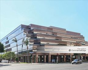 Wilshire Courtyard East