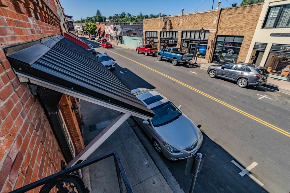 160-164 Main St.