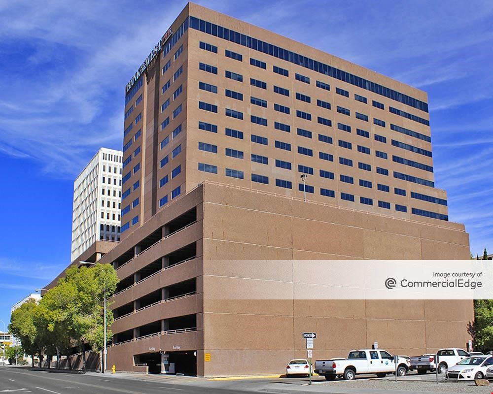 500 Marquette