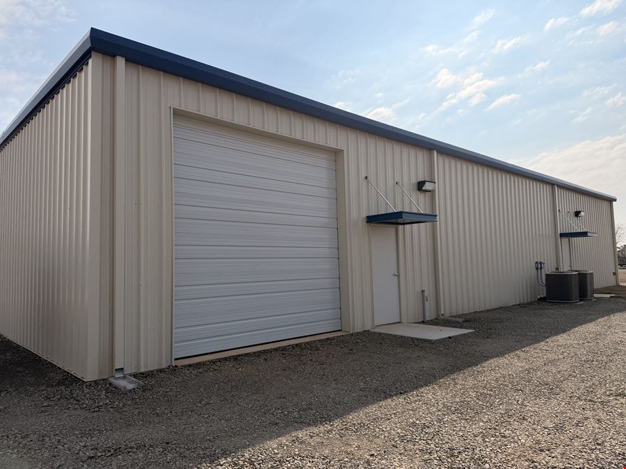 3,526 SF Office Warehouse For Lease