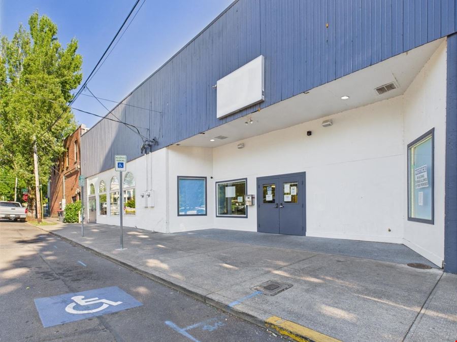 118-120 NE 4th St