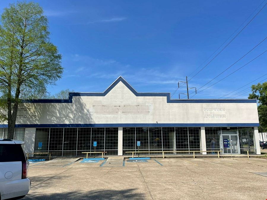Former Aaron's For Lease