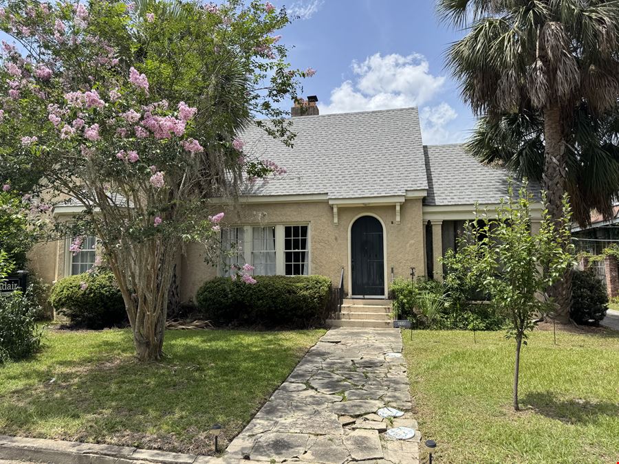 110 W Adair St